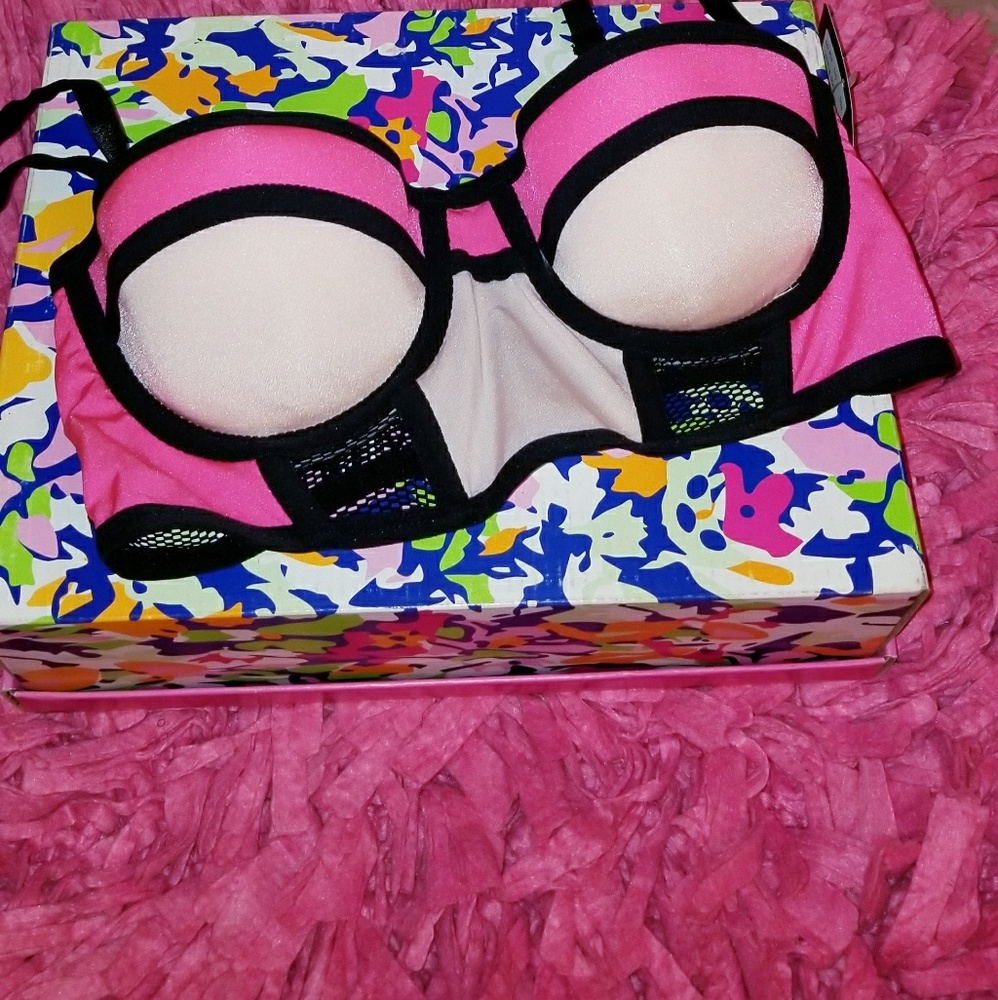 🎁Gifted to @tysiewillam closet Barbie Pink top